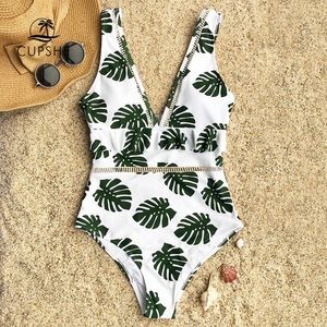 Cute trendy swimsuit: NEW W TAGS
